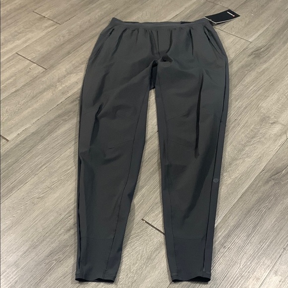 Lululemon Men’s Surge Hybrid Slim Tapered Fit Gray Pant NWT size M tall - Picture 1 of 13